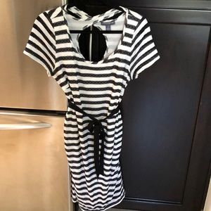 A Pea in a Pod maternity dress large